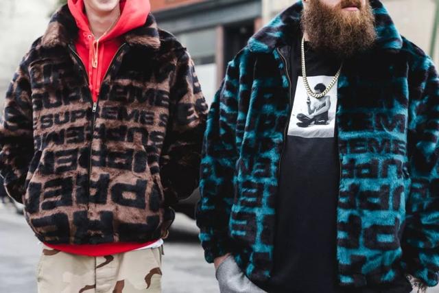 都是意料之内的热门单品,但轮到 supreme 官网发售的时候,皮草大衣却