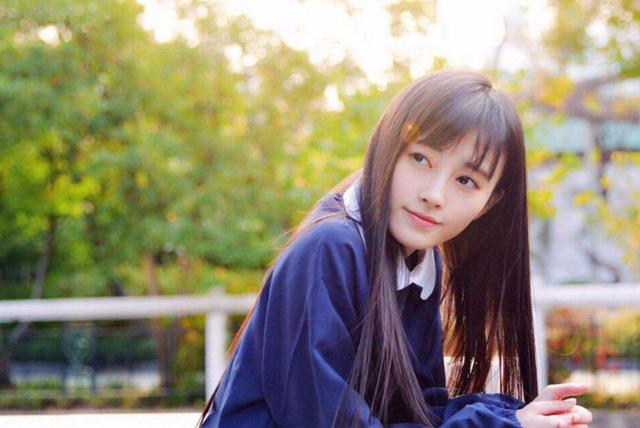 怼粉丝、撕队友，如此戏多的女团，鞠婧祎为何还不单飞？