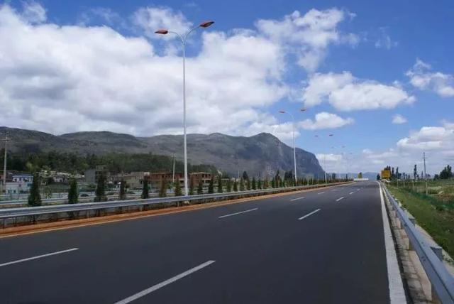 高速(g6011)相接接湖南炎汝高速至仁新高速丹霞枢纽仁新高速一期起点