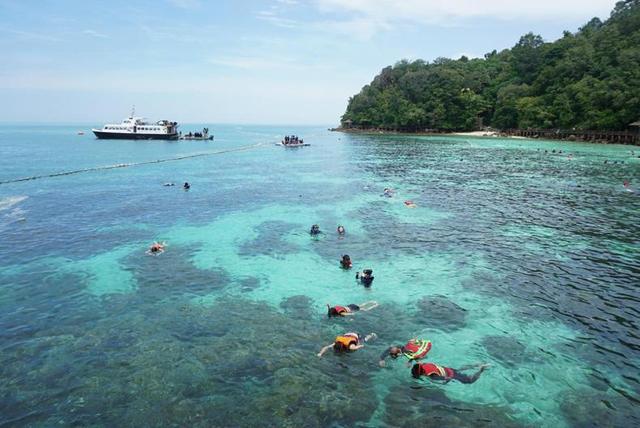 入选理由:兰卡威岛是一个由99个小岛所构成的一个群岛,在马来西亚的西