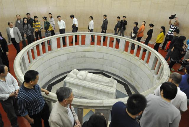 中山陵的这7个字,一般人根本看不到,甚至连位置都不知!