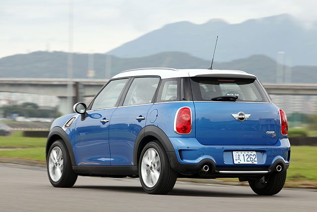 感受老款宝马mini2.0d的操控体验