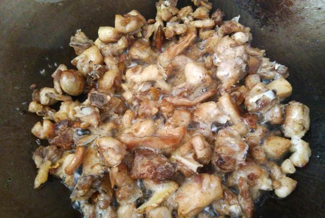 喜欢吃兔肉的看过来,兔肉的家常做法,干煸兔丁