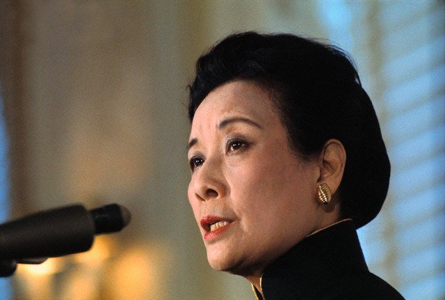 晚年的宋美龄为何不愿回台湾而孤独的在美国终老