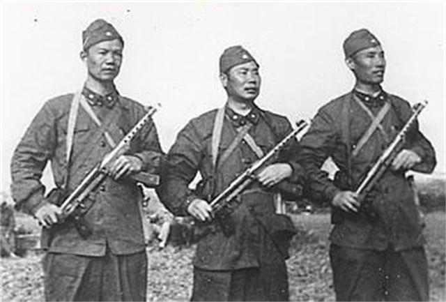 此人从班排连营团旅师军一级没漏提拔, 打胜仗