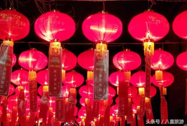 来淄博看一场全国唯一丝绸与花灯完美结合的热闹灯会