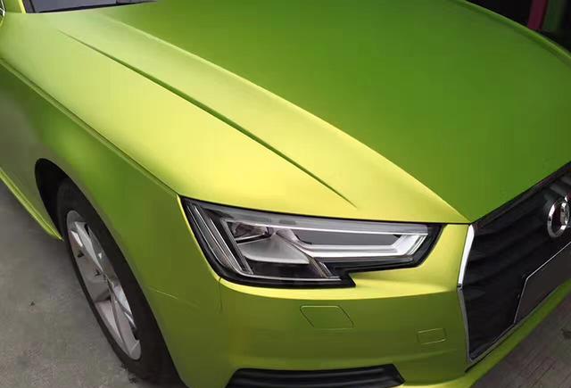 奥迪a4l汽车车身改色电光柠檬绿贴膜效果图 亮丽惹眼