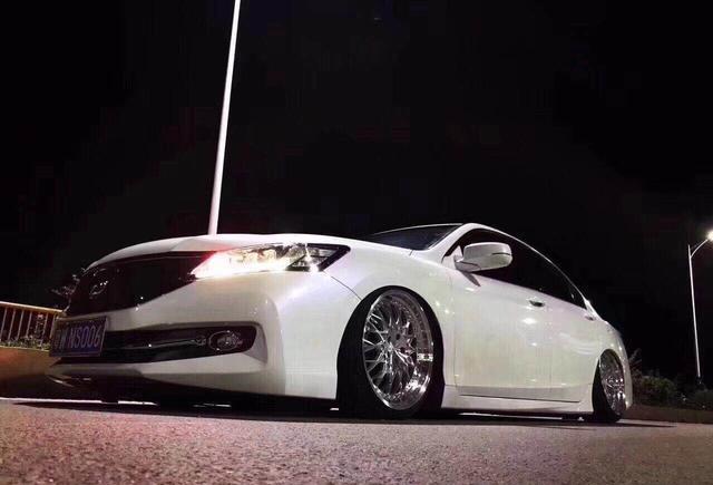 改装本田九代雅阁 车身降得这么低确定能开?