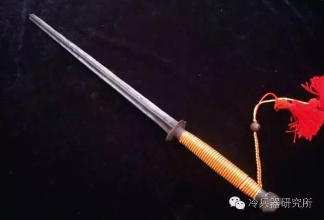 重甲克星,忠勇猛将之选:鞭锏略述