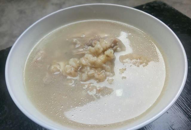 北方冬天的早晨来碗滚烫的沱汤,上屉白胖胖的包子一整天都满足了