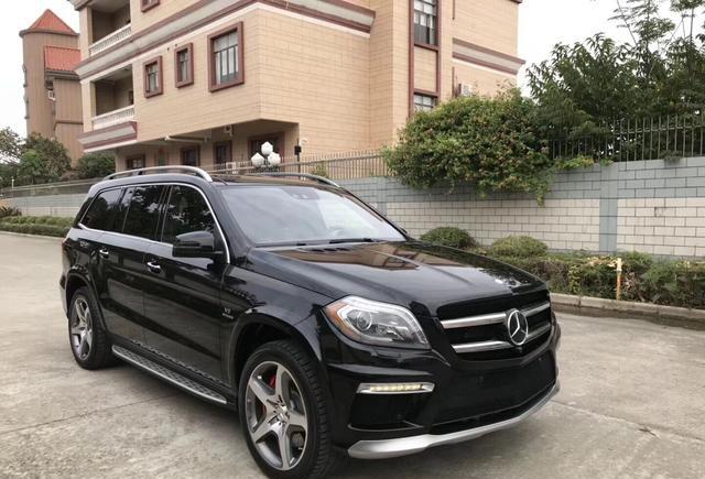 这车60多w拥有 2015款奔驰gl63 amg 黑色黑内