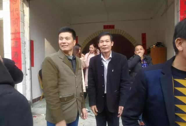 六袍骆氏宗亲交流柳州骆联会骆洲清副会长,骆强秘书长和理事骆春辉,骆