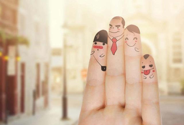 可以和孩子一起画的个性手指画