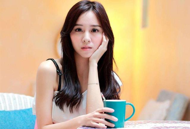 小三带着老公出轨的照片来找我,我只说了两句话