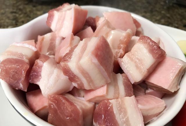 红烧肉卤鸡蛋:一道非常诱人的下饭菜