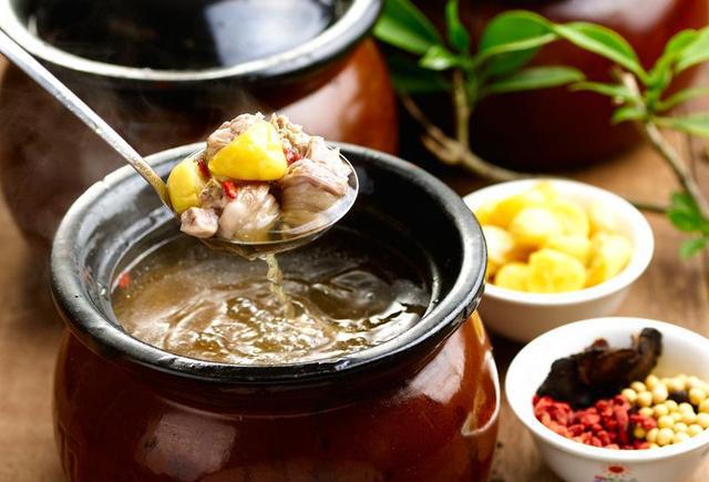 广州特产小吃:老火靓汤多种做法及介绍