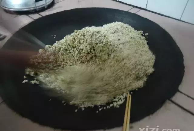 但更重要的是家人一起动手的那份情|炒米|小吃|惠阳_新浪新闻