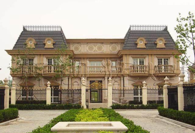 上海西郊近2000万的豪宅,看这外观,目测是中式装修.