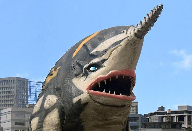 第三位:捷德奥特曼在战斗中他也有借助英达姆和米克拉斯的力量战斗的.