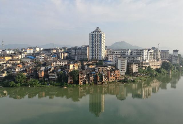 充满侗族风情的三江县城,当夜幕降临时我深深的醉了