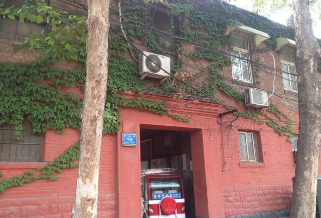 老济南故事多:1954年的国棉四厂干部楼,昔日显贵隐于市井