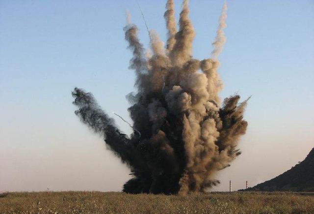 影视剧隐瞒了真相,看完紧张到出汗|爆炸|手榴弹|新兵_新浪新闻