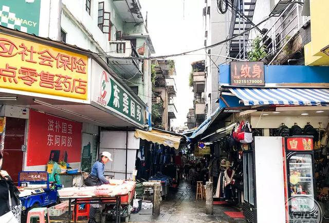 今天小编决定重走一次东莞女人街想到没逛迈豪街已有十年之久说起迈豪