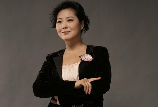 她是农村励志妇女的代表,如今身患疾病身材走样难以辨认!