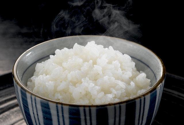 日本煮饭仙人为何能蒸出好吃的米饭,想蒸的晶莹剔透还得用这几招