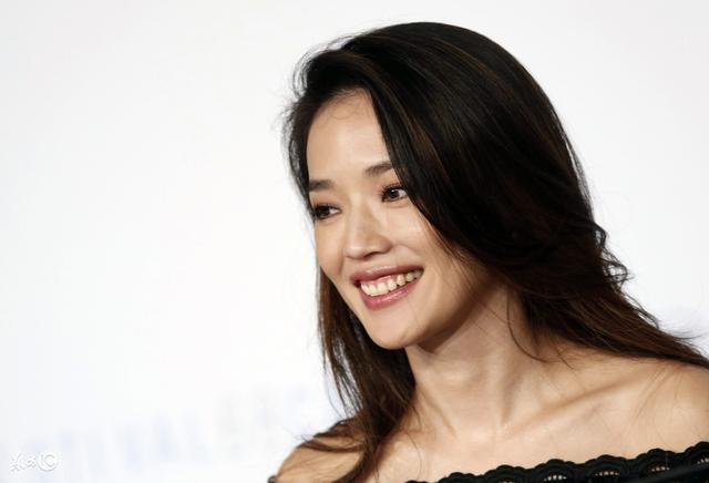 娱乐圈绯闻最多的5位女星,第一的桃花真泛滥!