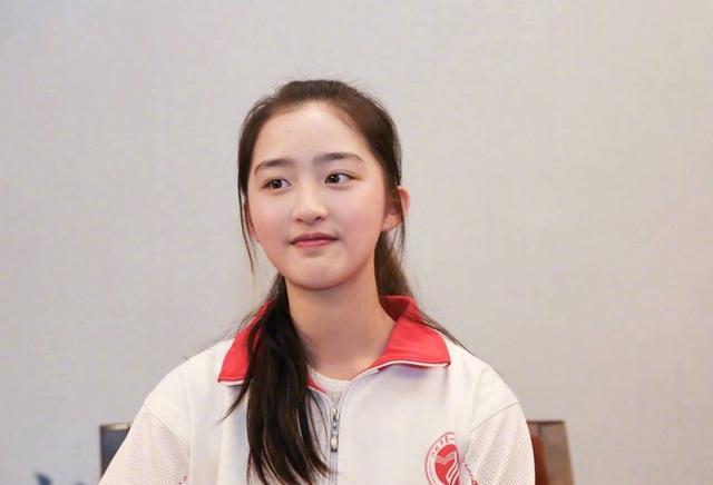 该片除了一众人气明星加盟外,更有tfboys的小师妹邓恩熙在饰演林心如