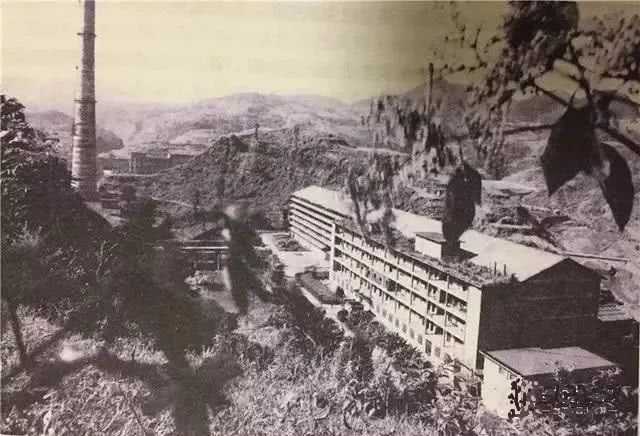 1965年9月成立了代号为909的潜艇核动力研究设计基地.