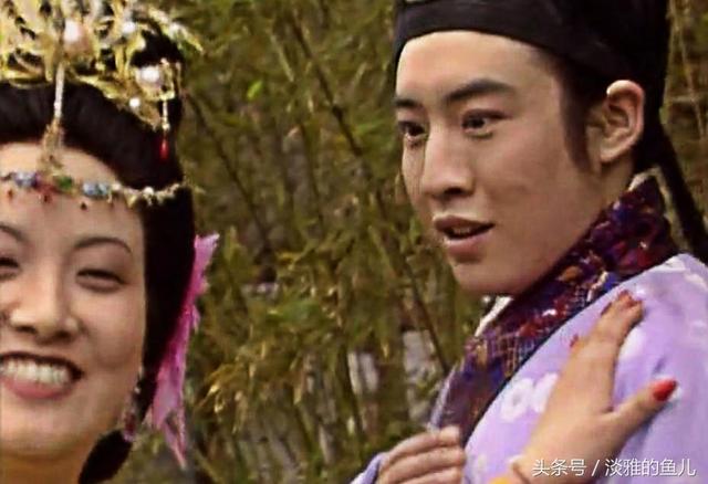 87版的贾瑞的扮演者马广儒将贾瑞演绎的很到位,小编不得不感叹87版的