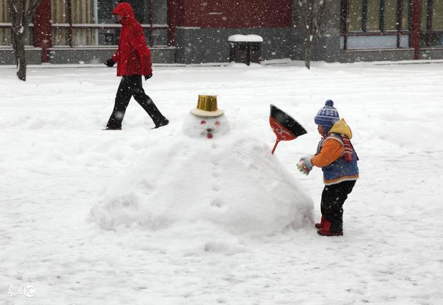 下雪天竟然可以带孩子这么玩!太有才了!
