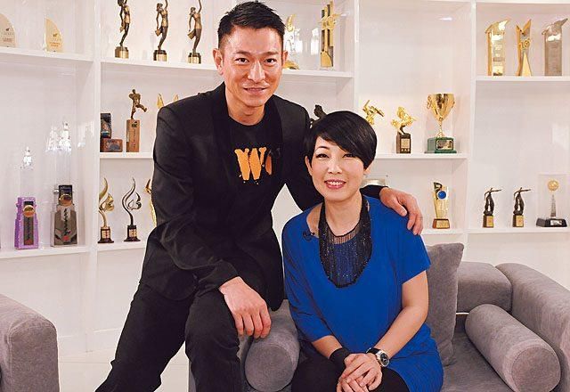 谭玉瑛,毕业于第9期无线艺员训练班,同学有苗侨伟,黄日华.