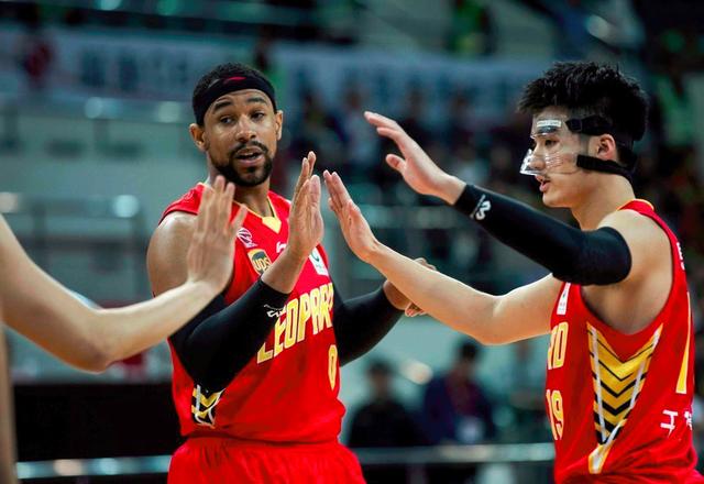 广州悍将与萨林杰组内外双煞 广厦首轮碰硬茬