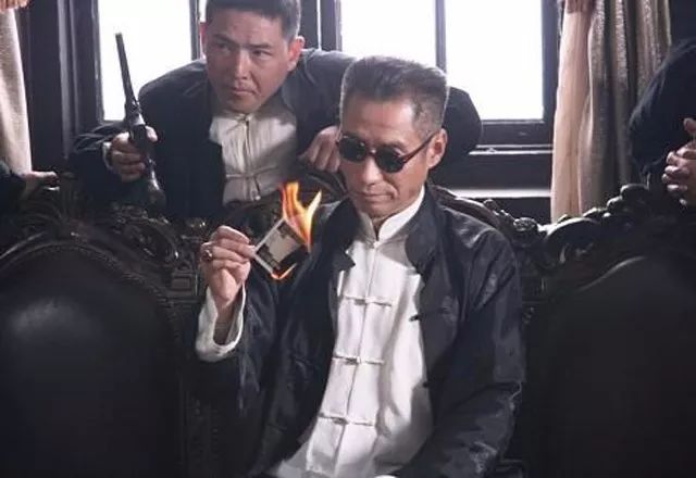 势力也随之越来越大,很快就成长为与黄金荣和杜月笙齐名的青帮大亨