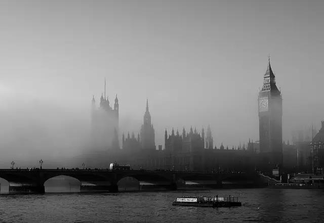 "雾都伦敦"乍看上去确实优雅不失风度,但为了摘去这名字,英国政府也是