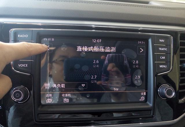 途昂和霸道2700两款车性价比怎么样？到店实拍评测告诉你怎么选