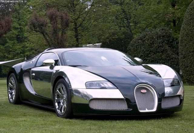 布加迪威龙是世界顶级超级跑车，等有钱也要买辆跑跑