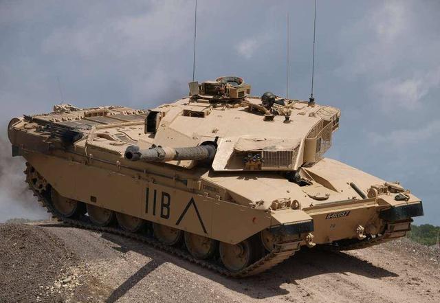 现代坦克装甲竟然比二战都烂?苏联逼的德国坦克裸奔,多亏英国