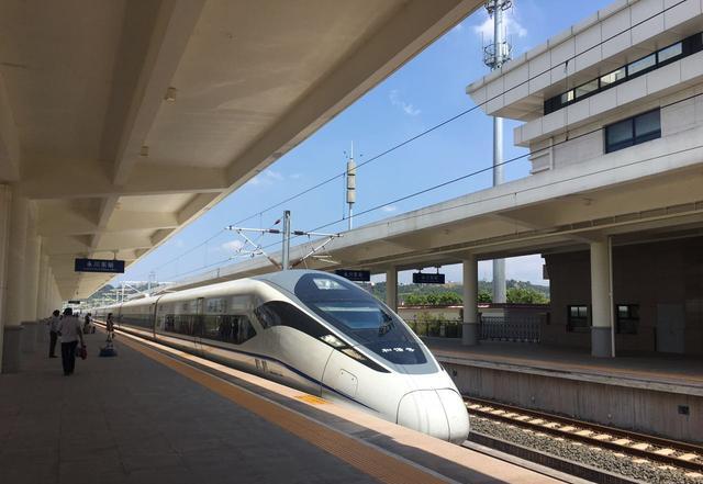 永川东站成渝高铁最大的站点之一20多分钟即到重庆主城区