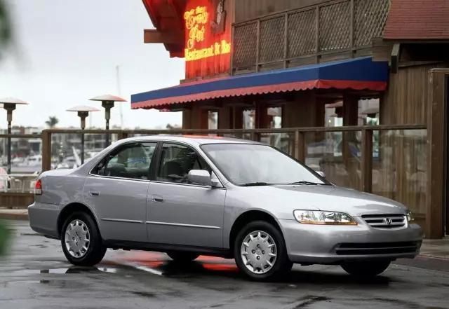 一代经典本田雅阁从第一代到第十代你最爱的是哪款