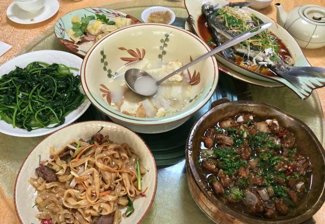 如何用150元上餐馆吃到有鸡有鱼有肉有菜有汤—娱乐性窍门!