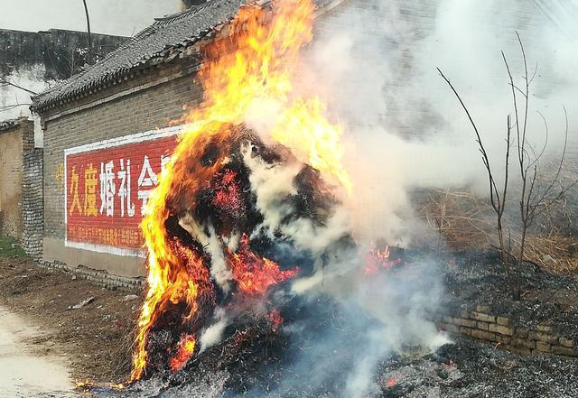 过年放炮需谨慎,周口一地三小孩放炮引起的火灾!