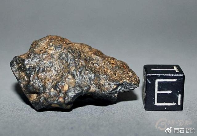 全球98块月球陨石图片陨石收藏