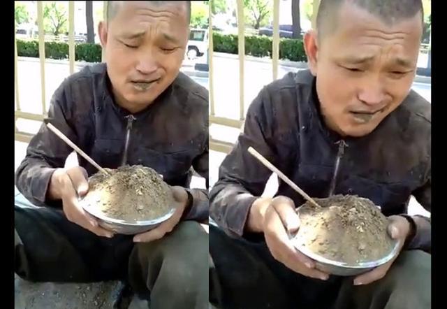 实拍:男子路边吃泥土,路人纷纷劝别吃了,过路女子道破吃土真相