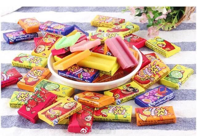 回忆杀!小时候常吃的10种零食,如今都快消失了有钱都买不到![允悲]