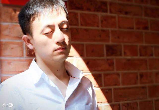 尽管一潭死水,为啥还不离婚?听听70后男人怎么说?他们真敢唠!