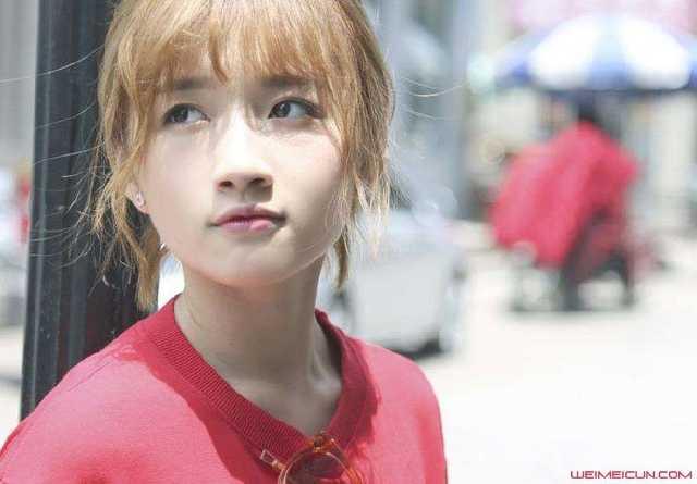 李浩菲真实身高曝光,穿睡衣上节目,主持快本抢镜被吐槽